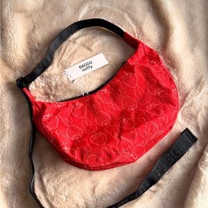 BAGGU Miffy Strawberry Medium Crescent Bag